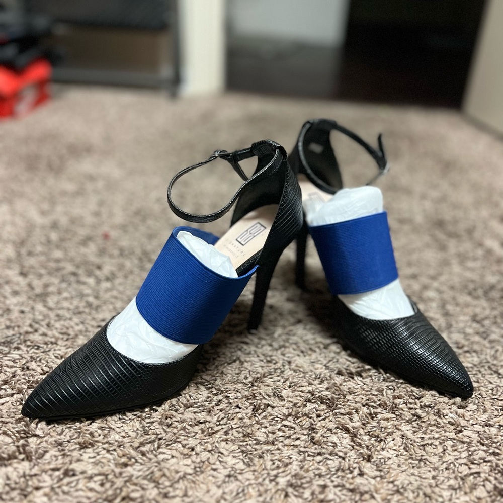 7.5 Signature black & blue 5in heels - Picture 5 of 5